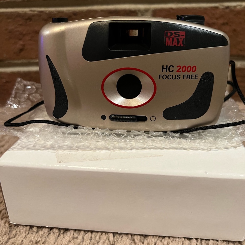 Vivatar 35mm Focus Free HC2000 Camera